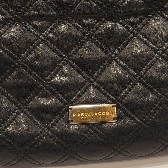 Marc Jacobs Black Quilted Leather Shoulder Bag with Gold Bow - Picture 6 of 6